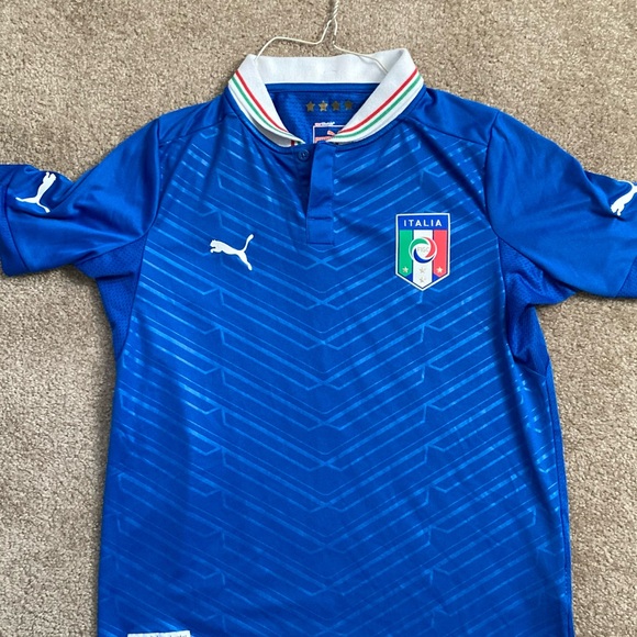 Puma Italia Soccer Kit (Italy futbol Jersey) - Picture 2 of 4